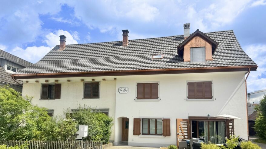 <font color=white><b>MIETEN </b><br> 4.5 Zi. Maisonette ZH</font>