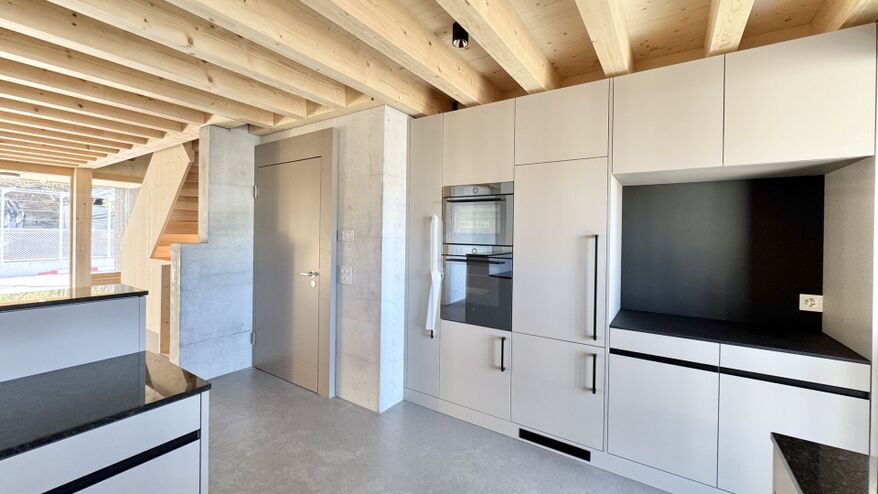 <font color=white><b>MIETEN </b><br> 3.5 Zi. Haus ZH</font>