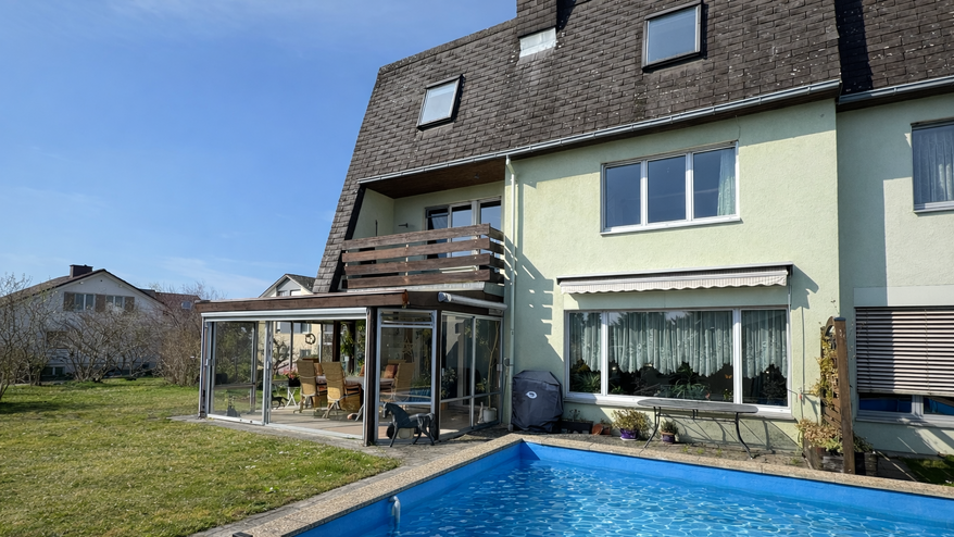 <font color=white><b> KAUFEN </b><br> EFH Hälfte mit Pool ZH </font>