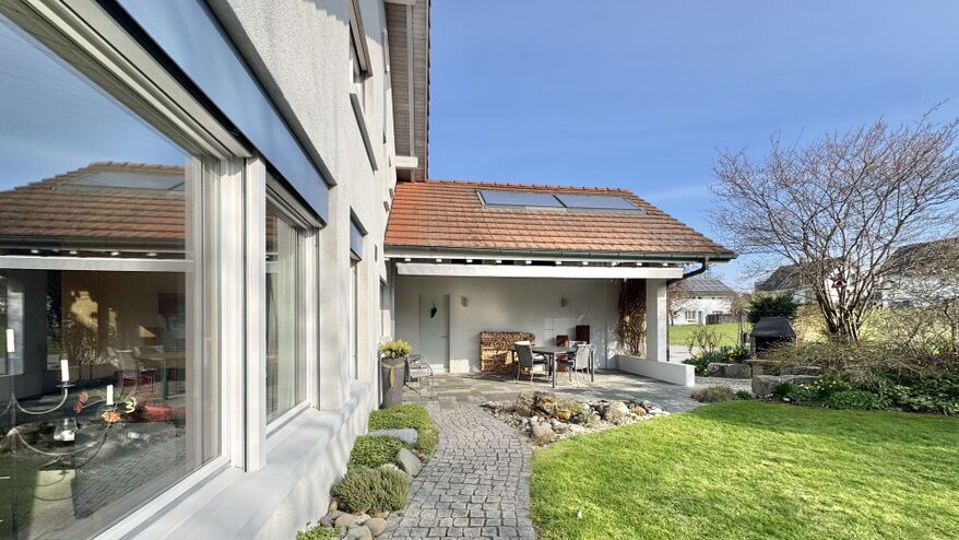 <font color=white><b> KAUFEN </b><br> Einfamilienhaus TG </font>