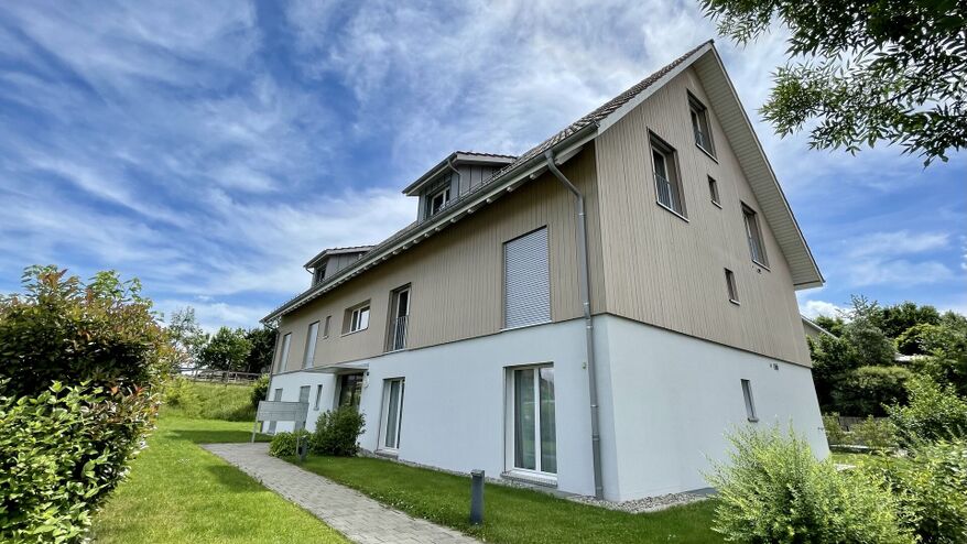 <font color=white><b>MIETEN </b><br> 4.5 Zi. Dachwohnung ZH</font>