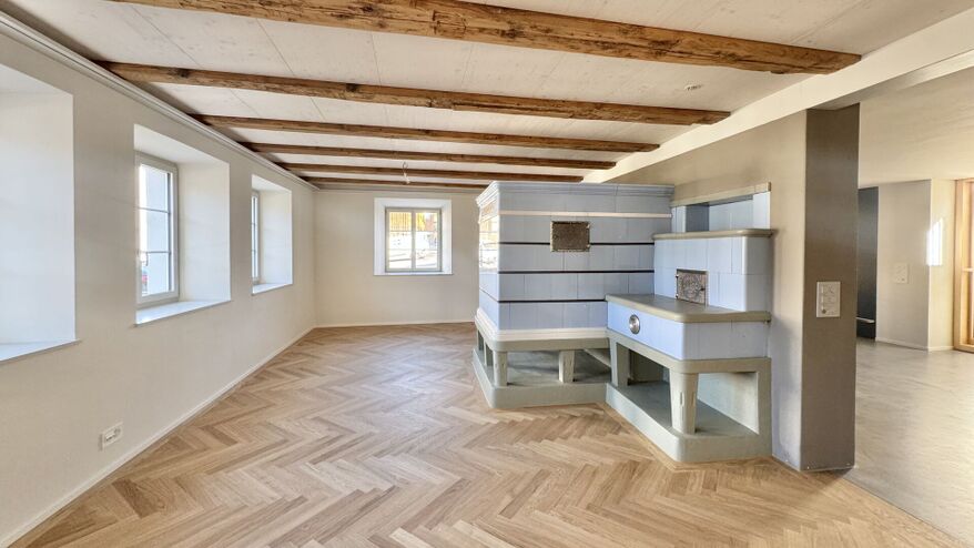 <font color=white><b>MIETEN </b><br> 5.5 Zi. Haus ZH</font>