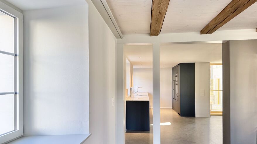 <font color=white><b>MIETEN </b><br> 5.5 Zi. Haus ZH</font>